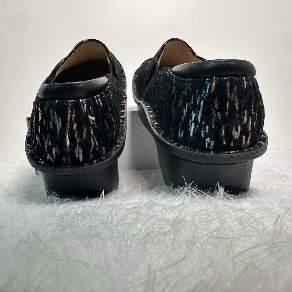 Alegria Black Mules & Clogs with Glossy Finish 🦋 - Picture 8 of 10